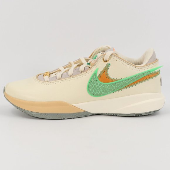 Athletic_Shoes